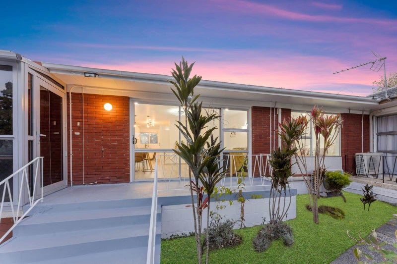 6/1 Ribblesdale Road, Henderson, Auckland - Carousel 1