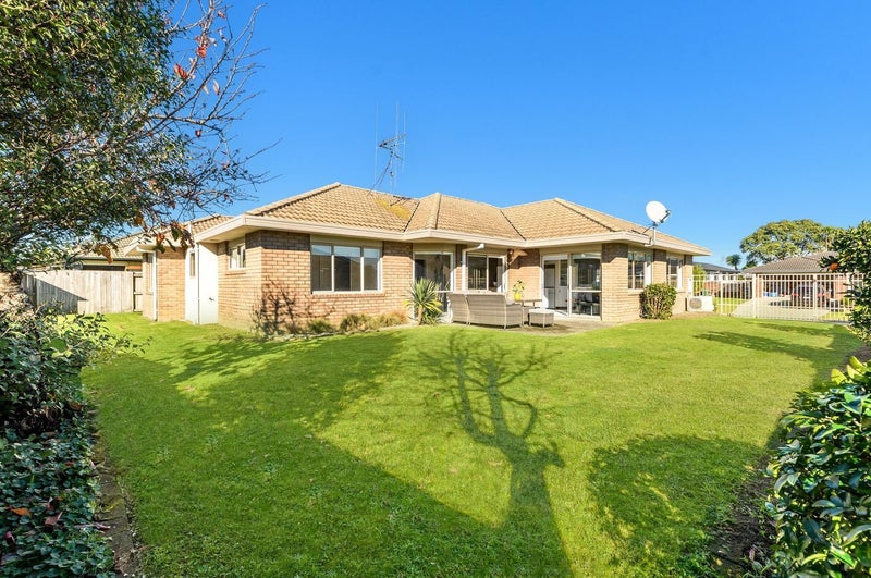 6 Poinsettia Place, Mount Maunganui, Mount Maunganui - Carousel 1