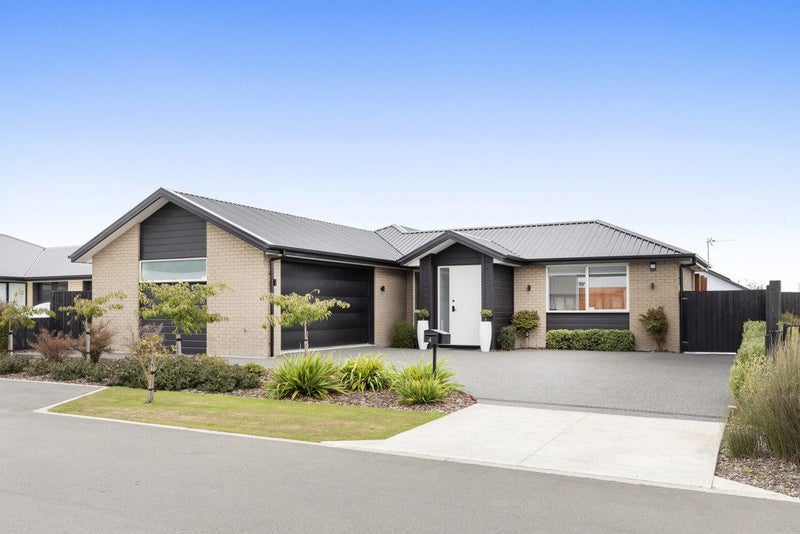 4 Hollard Crescent, Lincoln, Lincoln - Carousel 1