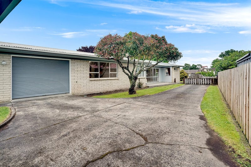 36 Rutherford Street, Chedworth, Hamilton - Carousel 1