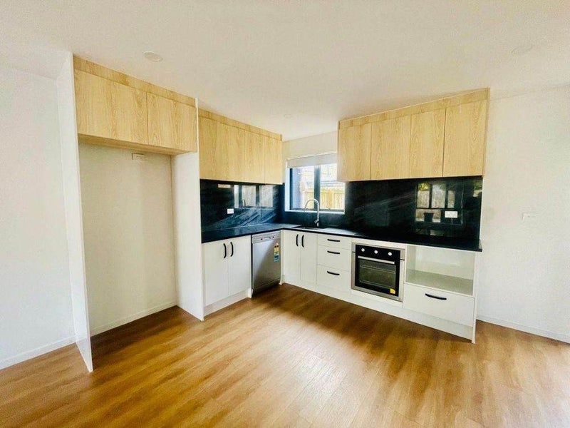 10B Benton Place, Manurewa, Manukau City, Auckland - Carousel 2