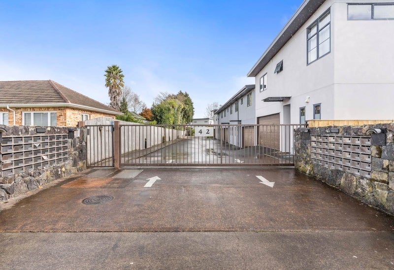 20/42 Holly Street, Avondale, Auckland - Carousel 1