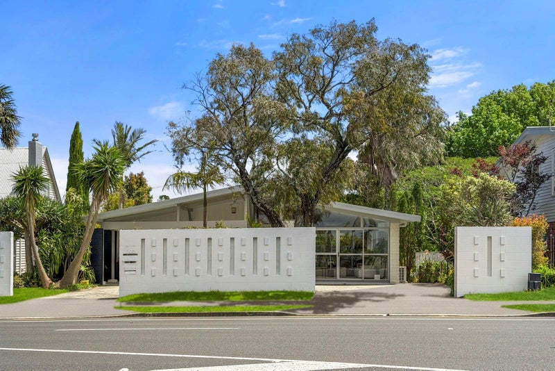 500 East Coast Road, Windsor Park, Auckland - Carousel 1