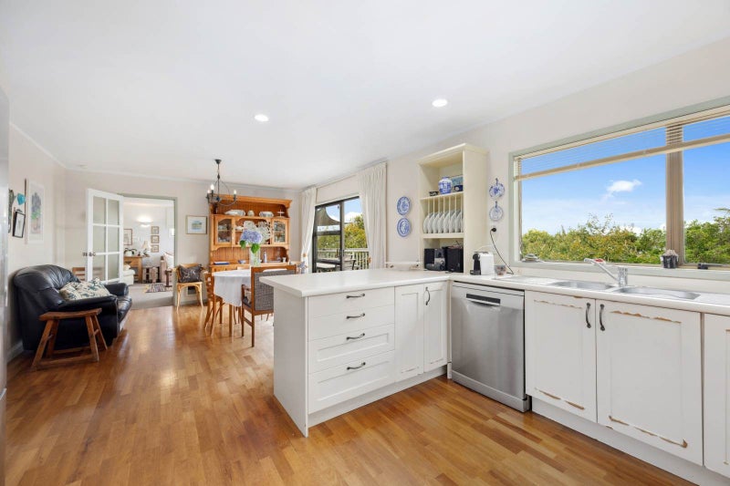 19 County Road, Torbay, North Shore City, Auckland - Carousel 2