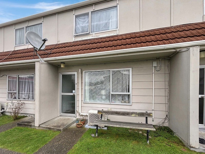 31B PHARAZYN ST, ALICETOWN, LOWER HUTT - Carousel 1
