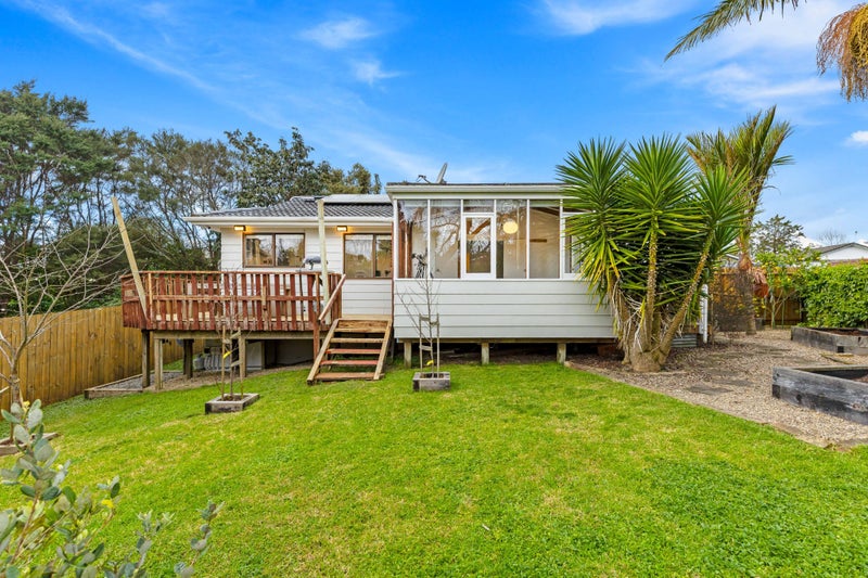 2/27 Edwin Freeman Place, Ranui, Auckland - Carousel 1
