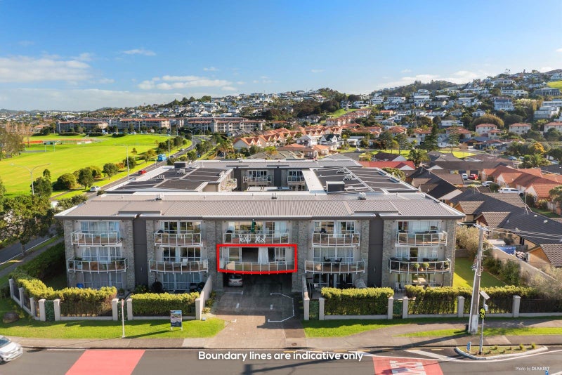203/252 Centreway Road, Orewa, Orewa - Carousel 1