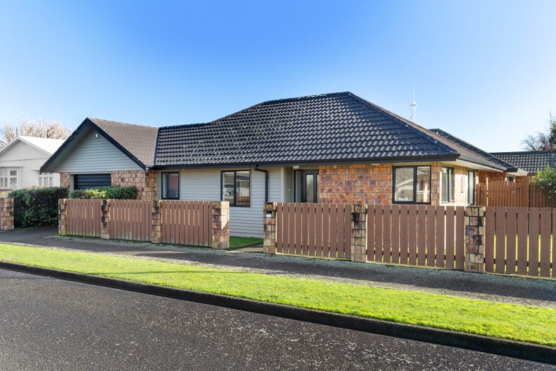 215 Park Road, Hokowhitu, Palmerston North - Carousel 1