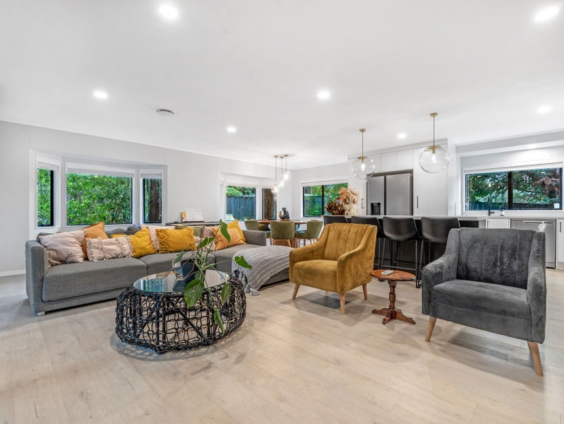 21 Nyssa Place, Totara Heights, Auckland - Carousel 2