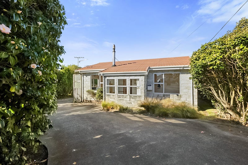 1 Queens Road, Glen Avon, New Plymouth - Carousel 23