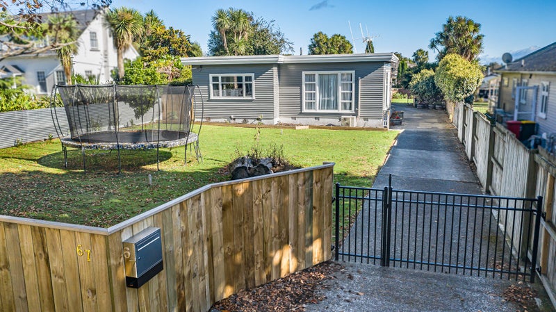 67 Queenwood Road, Levin, Levin - Carousel 1