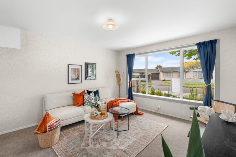 1/6 Valerie Place, Redwood, Christchurch - Carousel 2