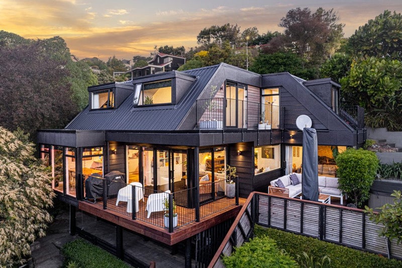 108 Cannon Hill Crescent, Mount Pleasant, Christchurch - Carousel 1