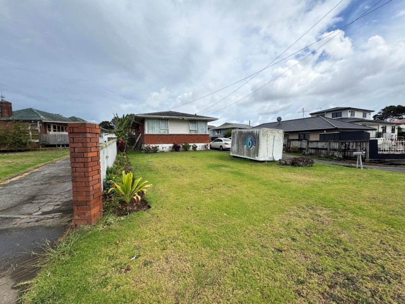 39 Wedgwood Avenue, Mangere East, Auckland - Carousel 1