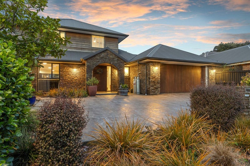 14 Parade Court, Addington, Christchurch - Carousel 1