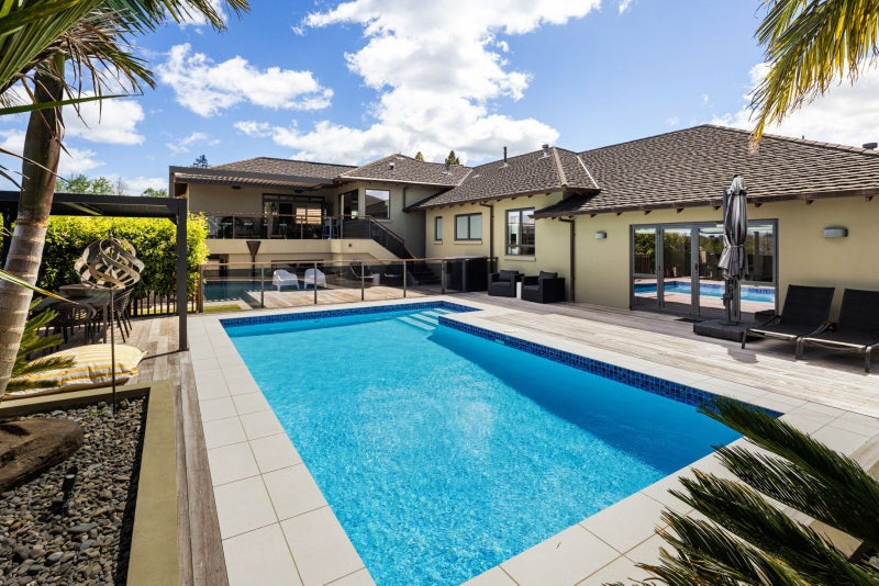 27 Dalethorpe Avenue, Fairfield, Hamilton - Carousel 1