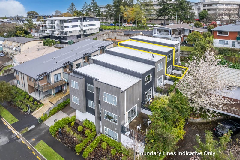 4/12 Scotland Place, Hillcrest, Hamilton - Carousel 1