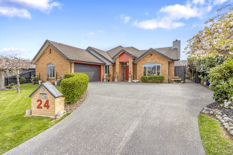 24 Date Crescent, Aidanfield, Christchurch - Carousel 1