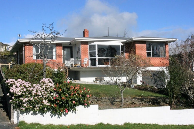 10 Kinmont Crescent, Kinmont Park, Mosgiel - Carousel 1