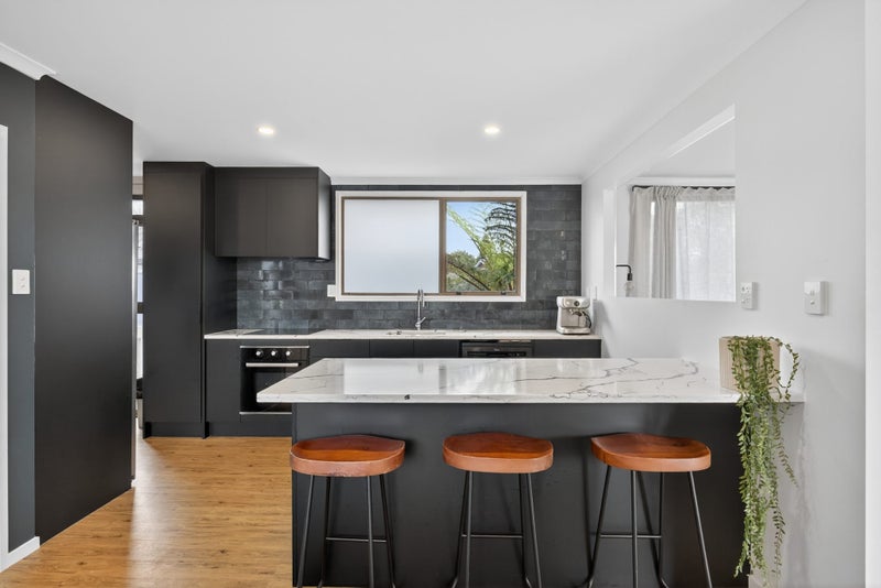 37 Botany Road, Botany Downs, Auckland - Carousel 2