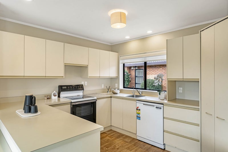 2 Truman Street, Saint Johns, Auckland - Carousel 2