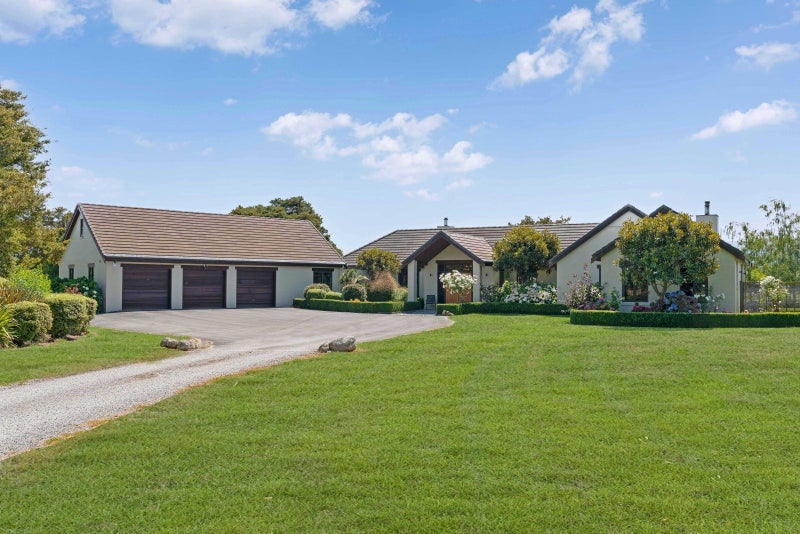 76 Cross Line, Morison Bush, Greytown - Carousel 1
