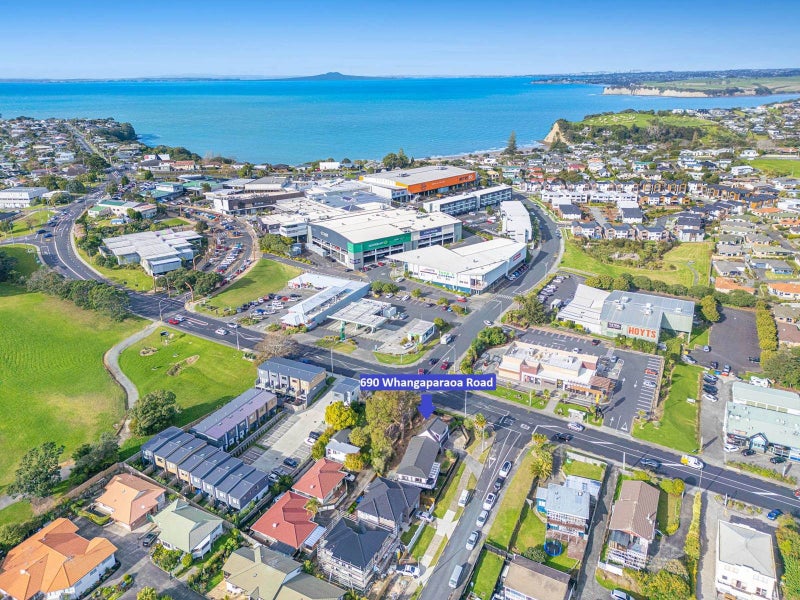 690 Whangaparaoa Road, Stanmore Bay, Whangaparaoa - Carousel 2