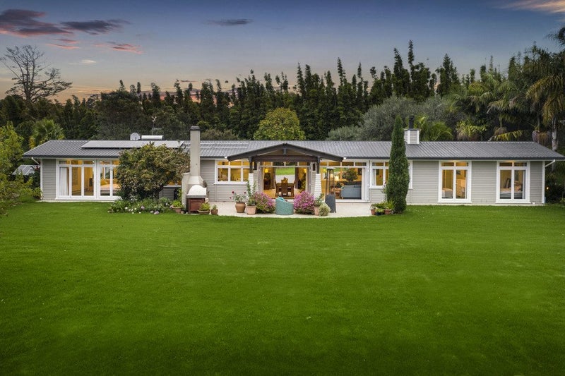 152K Parker Road, Oratia, Auckland - Carousel 1