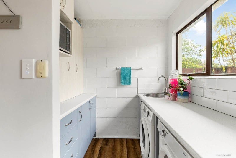 2/231 Queen Street, Pukekohe, Franklin, Auckland - Carousel 2