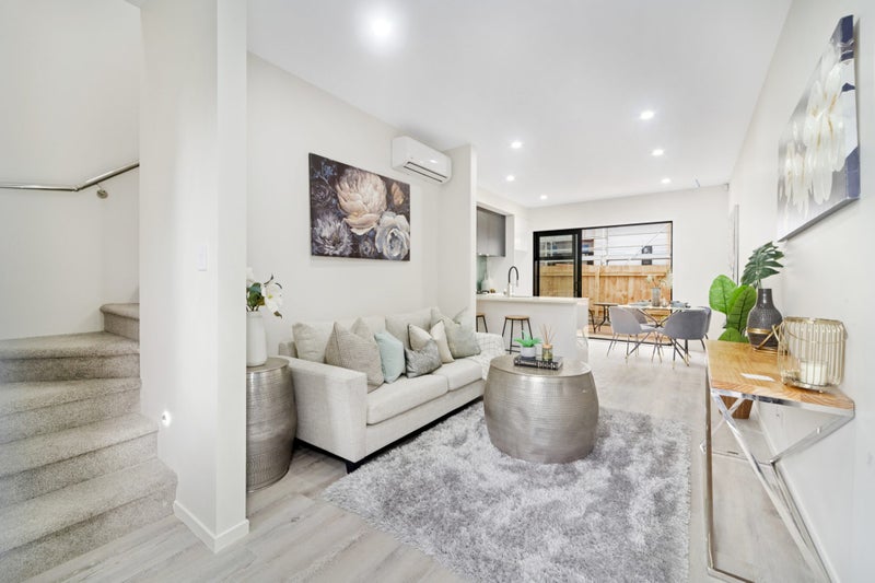 11C Rountree Place, Conifer Grove, Papakura, Auckland - Carousel 1