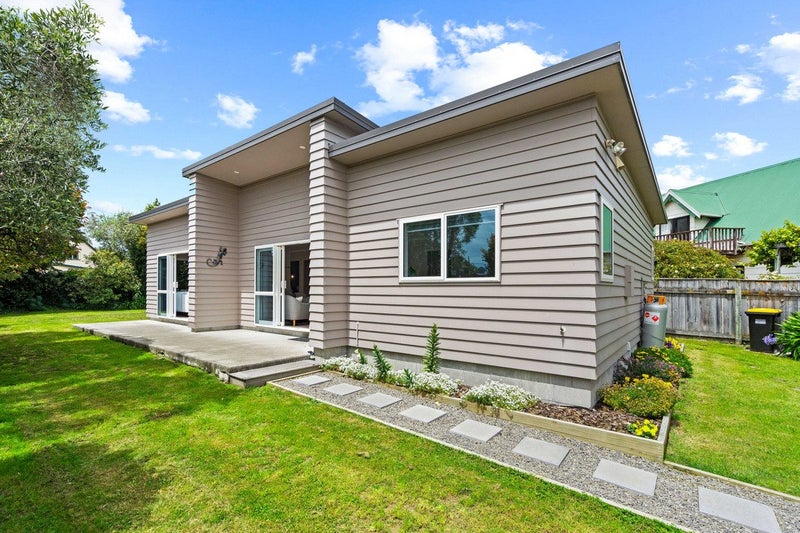77 Dublin Street, Martinborough - Carousel 1