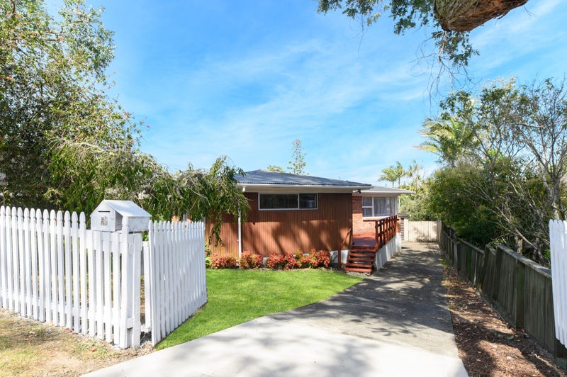 59 Captain Scott Road, Glen Eden, Auckland - Carousel 1