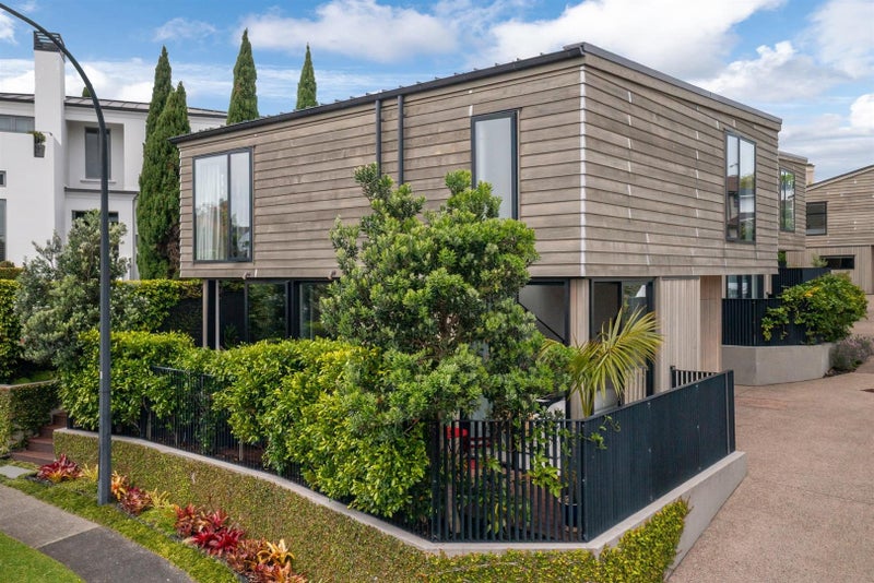 2A Arthur Crescent, Hauraki, Auckland - Carousel 1