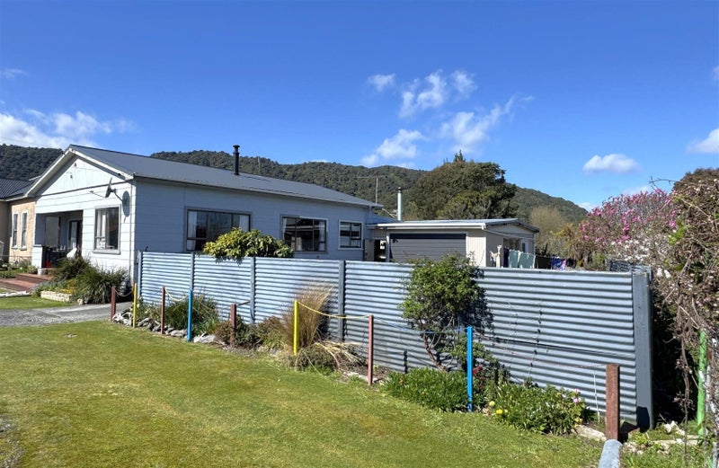 23 Clifford Street, Cobden, Greymouth - Carousel 24