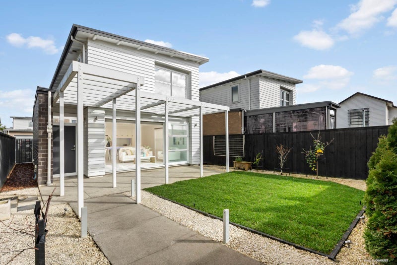 5 Vincent Lane, Hobsonville, Auckland - Carousel 1