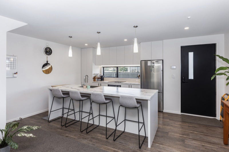 2/38 Wildberry Street, Woolston, Christchurch - Carousel 2