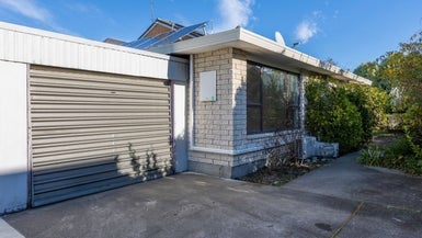 2/17 Garreg Road, Fendalton, Christchurch - Carousel 1