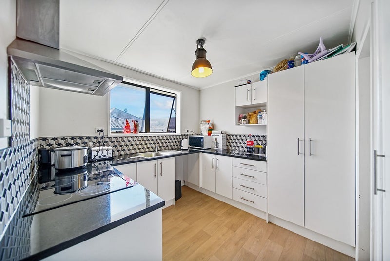 10 Daniel Avenue, Mangere East, Auckland - Carousel 1