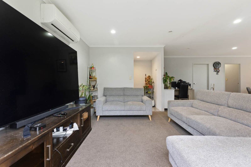 4 Reding Street, Takanini, Auckland - Carousel 2