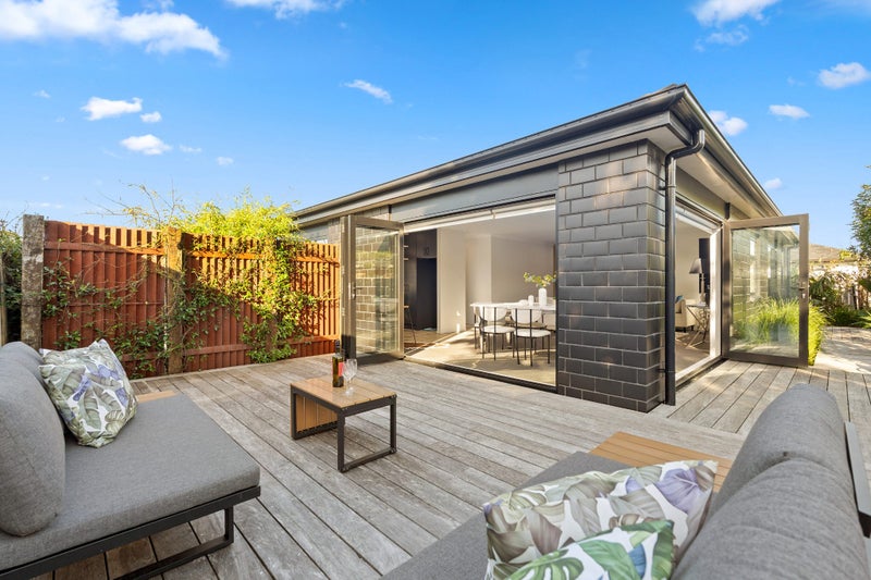 27A Lillian Place, Orewa, Orewa - Carousel 1