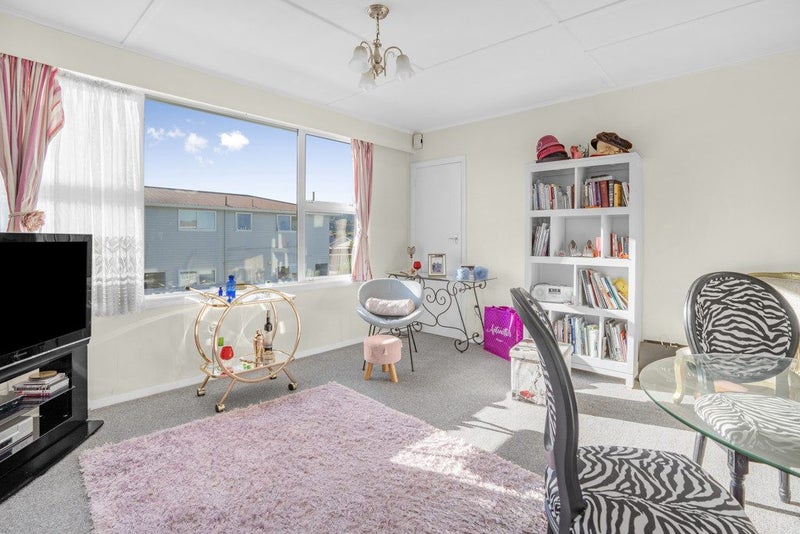 4/12 Tama ST, Alicetown, Lower Hutt - Carousel 1