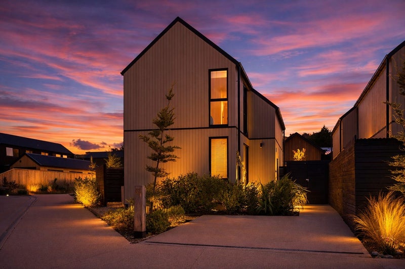 33 Casterway Crescent, Jacks Point, Queenstown - Carousel 1