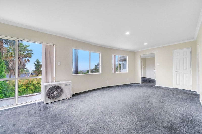 13 San Martin Place, Goodwood Heights, Auckland - Carousel 17