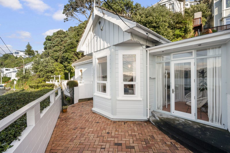 44 Evans Bay Parade, Roseneath, Wellington - Carousel 1