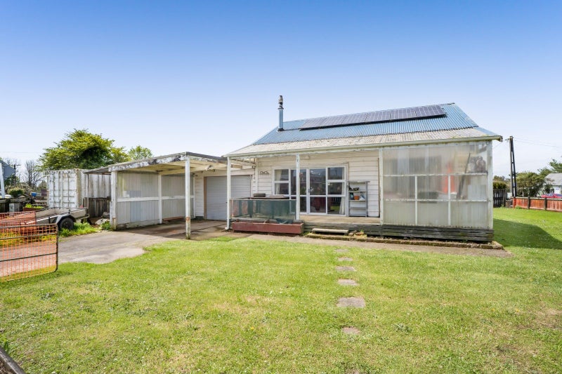 2 Whitcombe Terrace, Midhirst, Stratford - Carousel 1