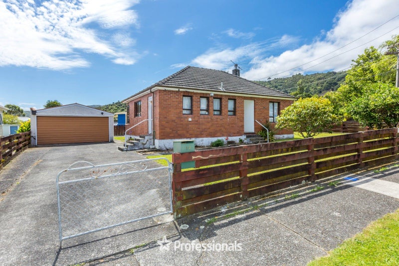 17 Cleland Crescent, Naenae, Lower Hutt - Carousel 1