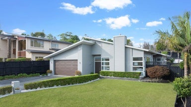 5 Kinmont Rise, East Tamaki Heights, Auckland - Carousel 1