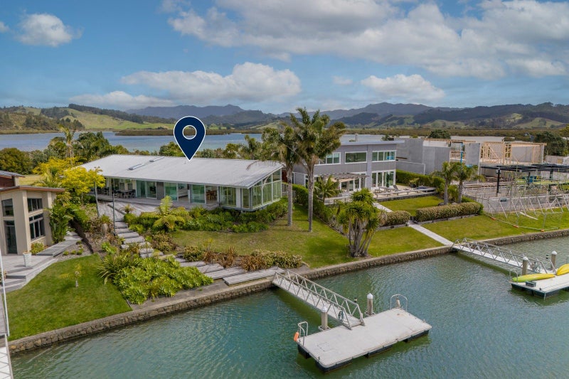 18 Hei Esplanade, Whitianga, Whitianga - Carousel 1