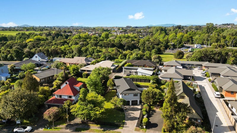 81 Glen Lynne Avenue, Queenwood, Hamilton - Carousel 34