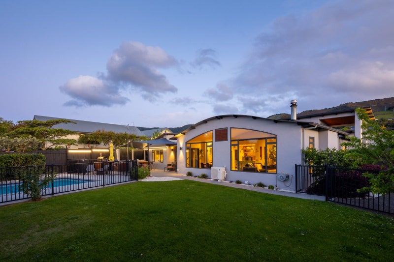 3 Stanhope Rise, Richmond, Richmond - Carousel 2